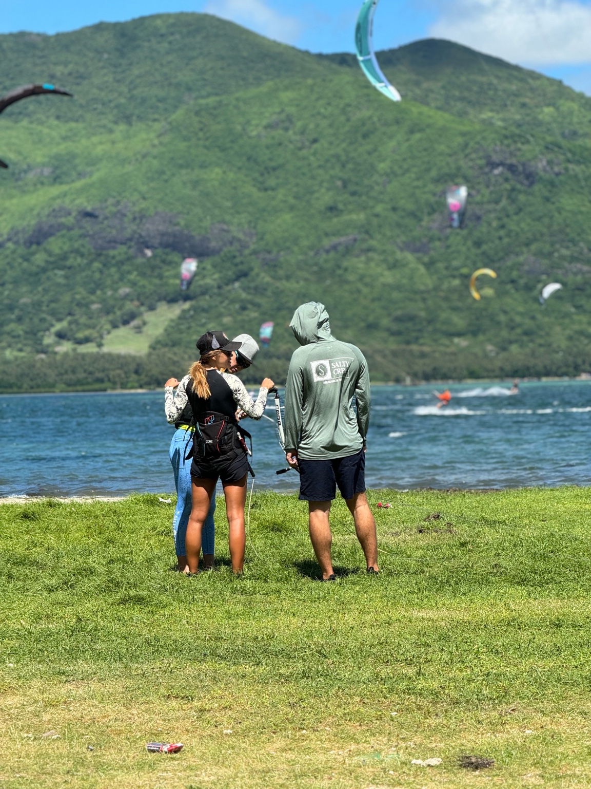 Kiteboarder going upwind in Le Morne lagoon